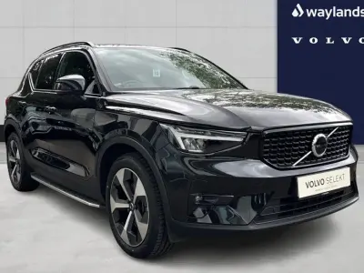 Begagnad Volvo XC40 Plus 190 HK (139 kW) 2022 Svart SUV