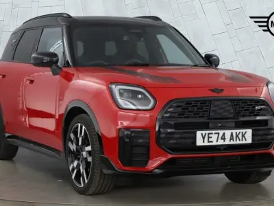 Używany Mini Countryman 215 KM (158 kW) 2024 Czerwony SUV