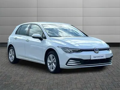 Used VW Golf VIII Life 110 HP (80 kW) 2022 White Hatchback