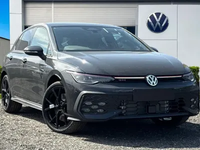 Nouă VW Golf VIII GTI 265 CP (194 kW) 2026 Gri Hatchback
