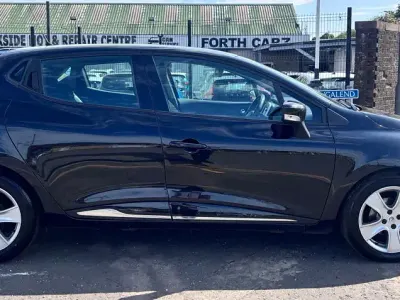 Used Renault Clio Dynamique 90 HP (66 kW) 2016 Black Hatchback