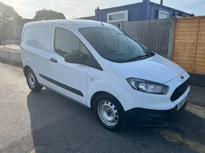 Used Ford Transit Courier 100 HP (73 kW) 2017 White Van