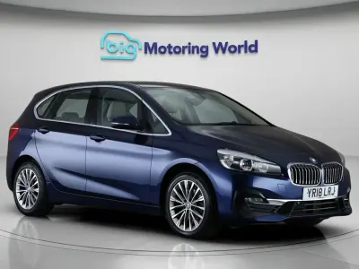 Używany BMW 220 Luxury Line 2018 Niebieski Hatchback