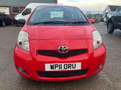 Used Toyota Yaris 101 HP (74 kW) 2011 Red Hatchback