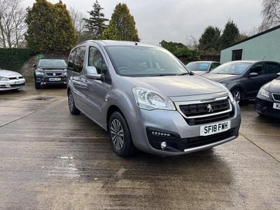 Used Peugeot TePee Active 100 HP (73 kW) 2018 Grey MPV