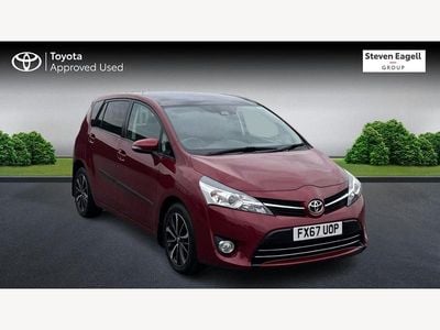 Used Toyota Verso Design 147 HP (108 kW) 2017 Red MPV