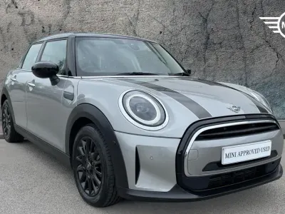Begagnad Mini Cooper Classic 134 HK (98 kW) 2023 Silver Halvkombi