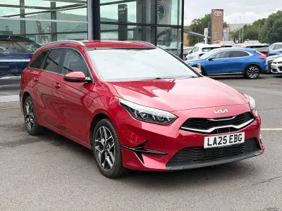 Used Kia Ceed 2025 Red Hatchback