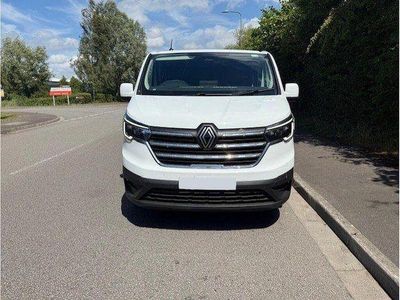 New Renault Trafic 2025 White MPV