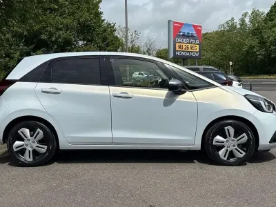 Used Honda Jazz EX 109 HP (80 kW) 2022 Sunlight white Hatchback
