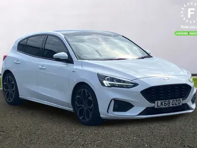 Used Ford Focus ST-Line X 2018 White Hatchback