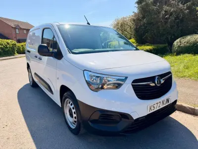 Used Vauxhall Combo 100 HP (73 kW) 2022 White MPV