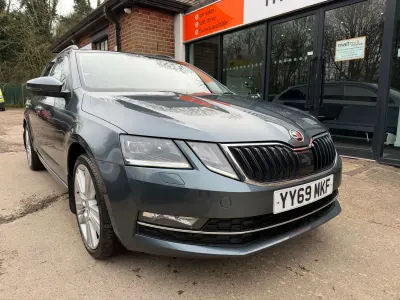 Usado Skoda Octavia SE L 190 HP (139 kW) 2019 Cinzento Carrinha