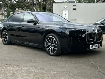 Usado BMW 750e M Sport 482 CV (354 kW) 2024 Negro Berlina