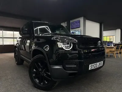 Usado Land Rover Defender S 250 CV (183 kW) 2023 Negro SUV