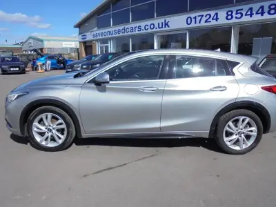 Used Infiniti Q30 Premium 109 HP (80 kW) 2017 Silver Hatchback