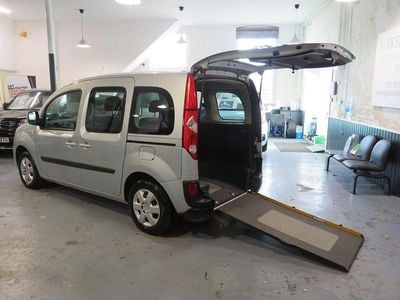 Usado Renault Kangoo Expression 105 HP (77 kW) 2011 Cinzento Monovolume
