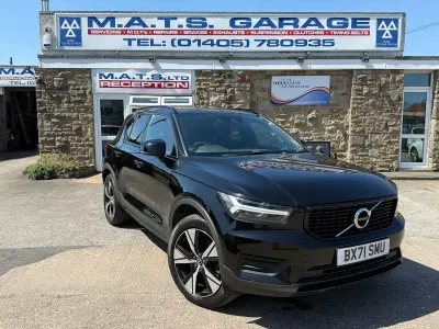 Used Volvo XC40 R-Design 208 HP (152 kW) 2021 Black SUV