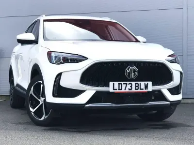 Używany MG HS Trophy 258 KM (189 kW) 2023 Biały SUV