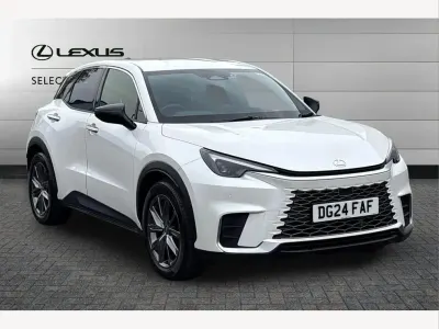 Used Lexus LBX 136 HP (100 kW) 2024 White SUV