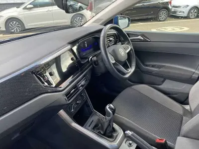 Usado VW Polo Life 80 CV (58 kW) 2023 Azul Utilitario