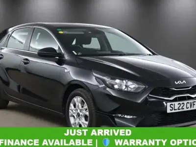 Käytetty Kia Ceed 118 HP (86 kW) 2022 Musta Viistoperä