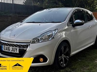 White Used 2016 Peugeot 208 Prestige Hatchback | £6,400 (Fair price)