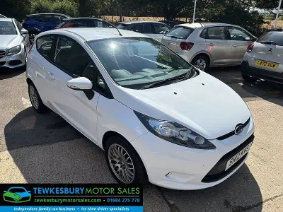 Used Ford Fiesta Style 86 HP (63 kW) 2012 White Hatchback