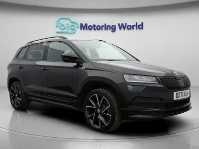 Usado Skoda Karoq SportLine 190 HP (139 kW) 2021 Preto SUV