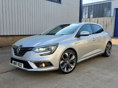 Used Renault Mégane IV Signature 130 HP (95 kW) 2017 Silver Hatchback