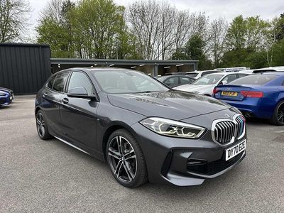 Begagnad BMW 118 M Sport 140 HK (102 kW) 2020 Grå Halvkombi