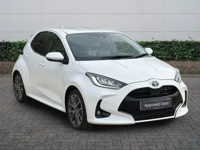 Usado Toyota Yaris Hybrid 2023 Branco Citadino
