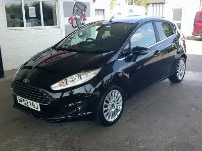 Used Ford Fiesta Titanium 125 HP (91 kW) 2013 Panther black Hatchback