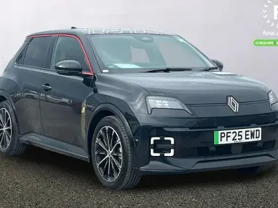 Used Renault 5 E-Tech Iconic 110 kW (150 HP) 2025 Black Hatchback