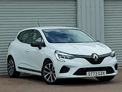 Used Renault Clio Evolution 90 HP (66 kW) 2023 White Hatchback