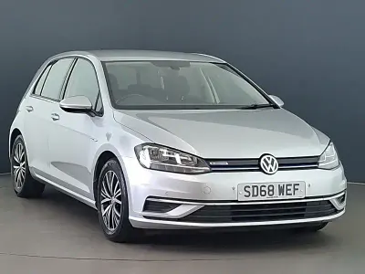 Used VW Golf VII SE 130 HP (95 kW) 2018 Silver Hatchback