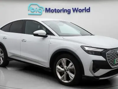 Begagnad Audi Q4 Sportback e-tron S-Line 150 kW (204 HK) 2023 Vit SUV