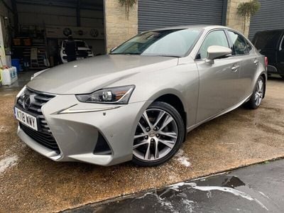 Lexus IS300h