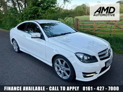 Käytetty Mercedes C220 Sport Edition 2014 Valkoinen Coupe - kaksiovinen