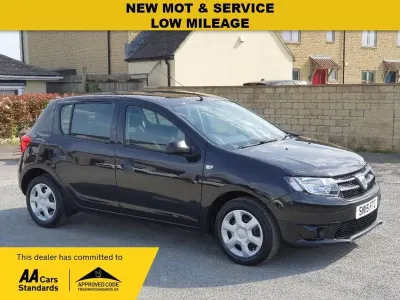 Begagnad Dacia Sandero Ambiance 90 HK (66 kW) 2015 Svart Halvkombi