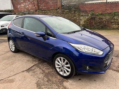 Used Ford Fiesta Titanium 95 HP (69 kW) 2016 Blue Hatchback