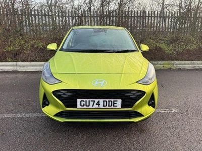 Used Hyundai i10 Premium 77 HP (56 kW) 2024 Yellow Hatchback
