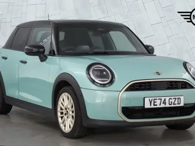 Used Mini Cooper Hatch 154 HP (113 kW) 2024 Green Hatchback