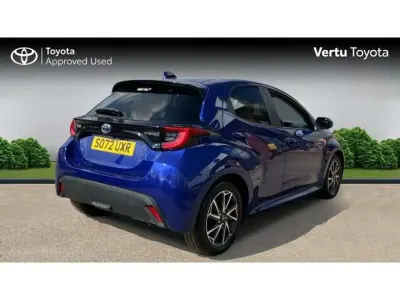 Used Toyota Yaris Hybrid Design 113 HP (83 kW) 2023 Blue Hatchback