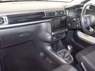 Used Citroën C3 Flair 108 HP (79 kW) 2017 Green Hatchback