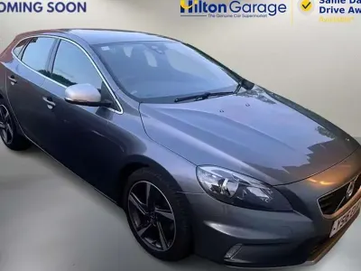 Käytetty Volvo V40 R-Design 120 HP (88 kW) 2016 Harmaa Viistoperä