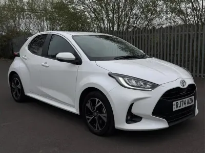 Used Toyota Yaris Hybrid Design 113 HP (83 kW) 2024 White Hatchback