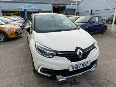 Used Renault Captur Dynamique 90 HP (66 kW) 2017 Cream/black SUV