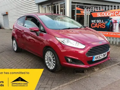 Usado Ford Fiesta Titanium 2013 Vermelho Citadino