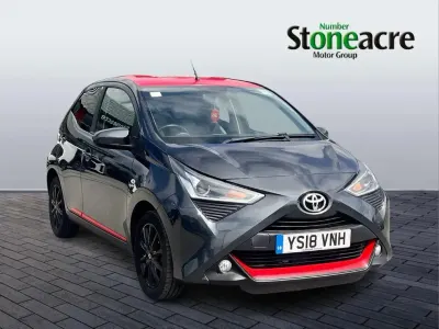 Used Toyota Aygo x-press 71 HP (52 kW) 2018 Grey Hatchback